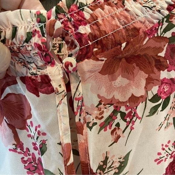 Torrid size 4X Floral Blouse Lightweight pink semi sheer - Picture 9 of 14